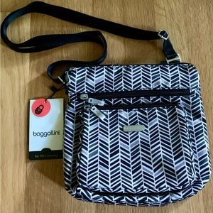 Baggallini Crossbody NWT